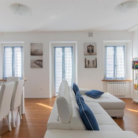 Elena House White Apartment ヴィアレッジョ エクステリア 写真