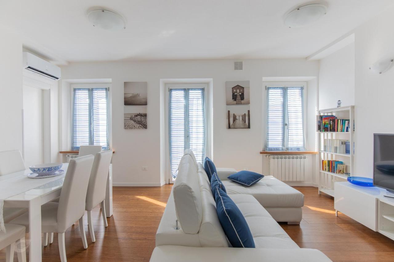 Elena House White Apartment ヴィアレッジョ エクステリア 写真