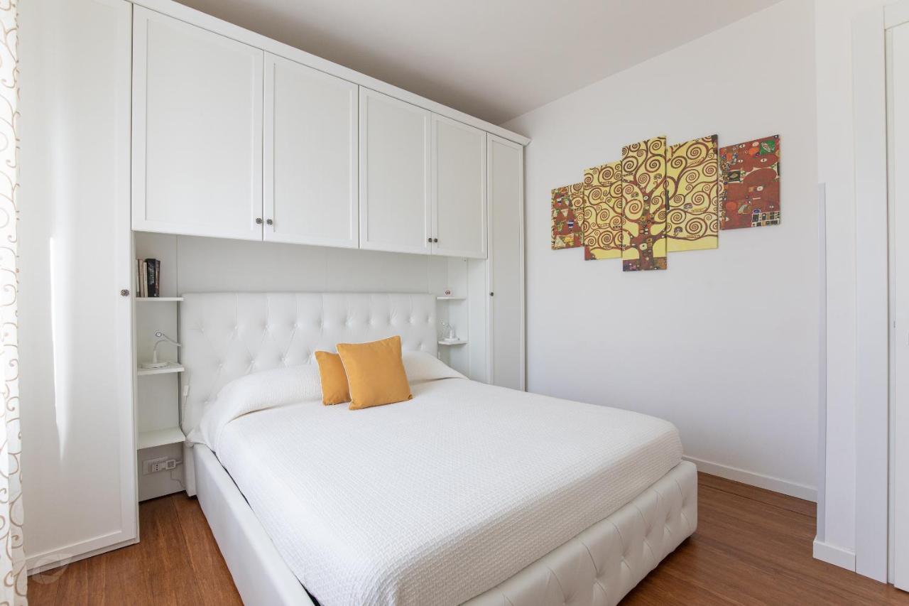 Elena House White Apartment ヴィアレッジョ エクステリア 写真